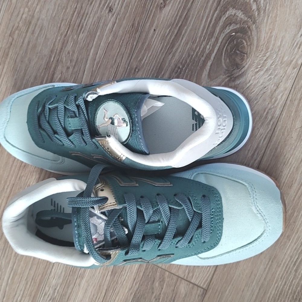 New Balance Teal and Green Sneakers - Picture 2 of 5